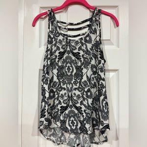 Xhilaration Sleeveless Printed Blouse Tank (L)